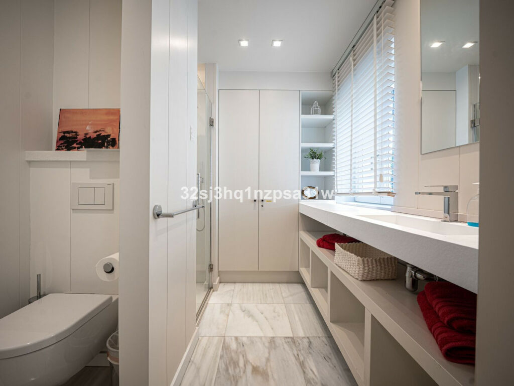 Detached Villa Nueva Andalucía Málaga - image 11