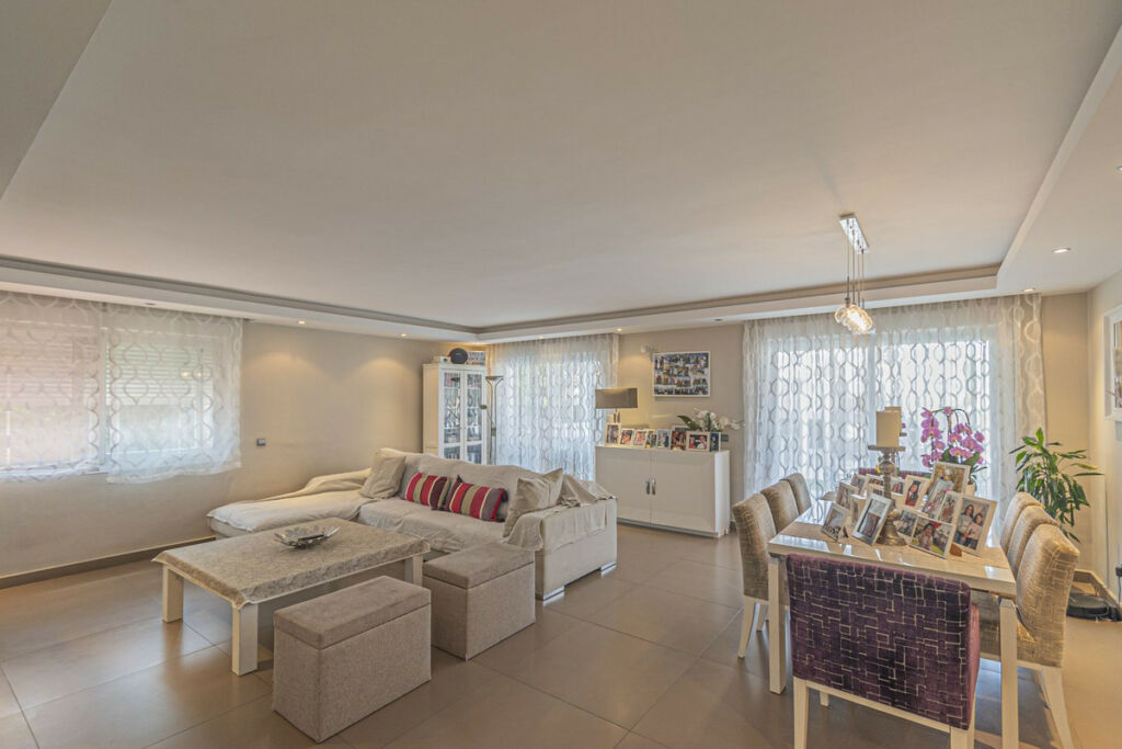 Detached Villa San Pedro de Alcántara Málaga - image 11