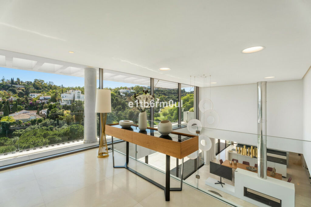 Detached Villa La Quinta Málaga - image 11