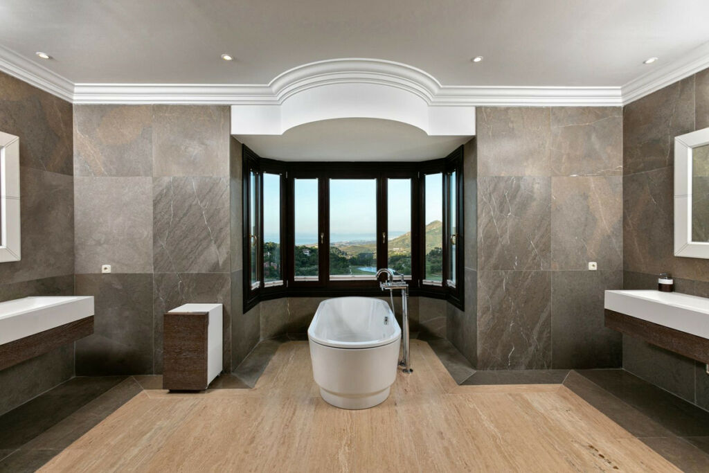 Detached Villa Benahavís Málaga - image 11