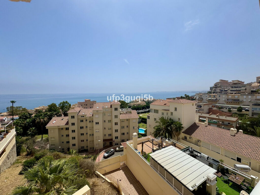 Middle Floor Apartment Torrequebrada Málaga - image 11