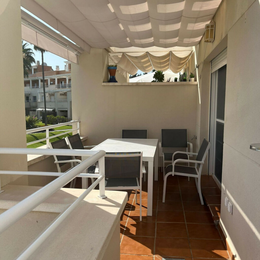 Middle Floor Apartment Estepona Málaga - image 11