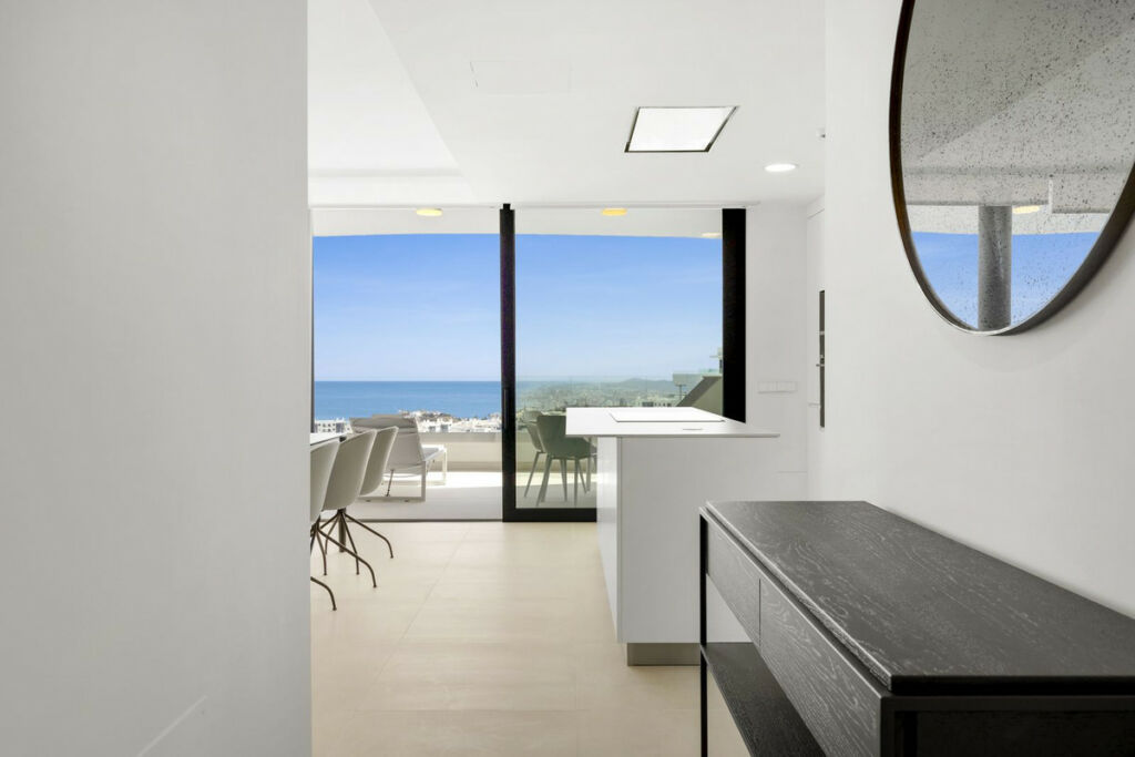 Middle Floor Apartment Fuengirola Málaga - image 12