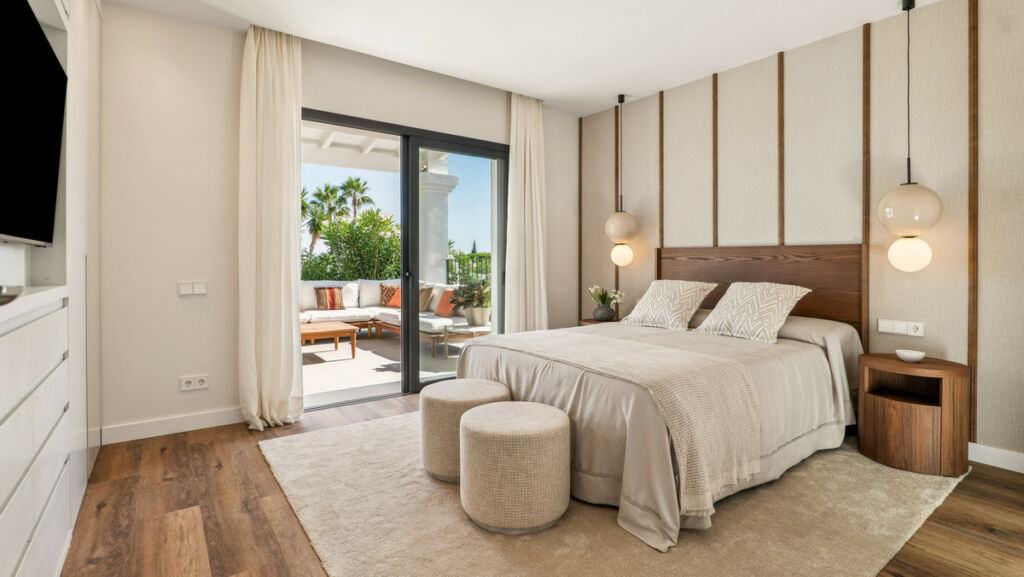 Detached Villa Nueva Andalucía Málaga - image 11