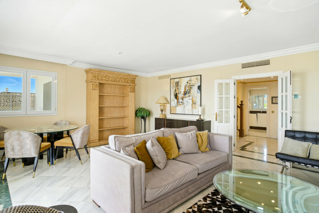 Penthouse Duplex The Golden Mile Málaga - image 11