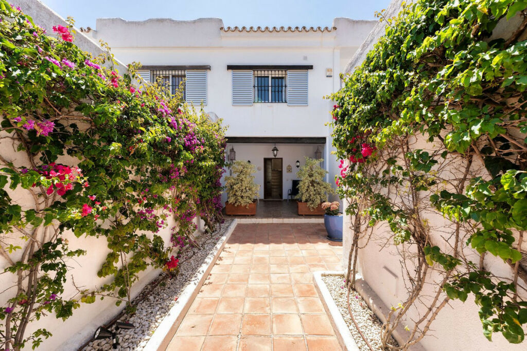 Townhouse Nueva Andalucía Málaga