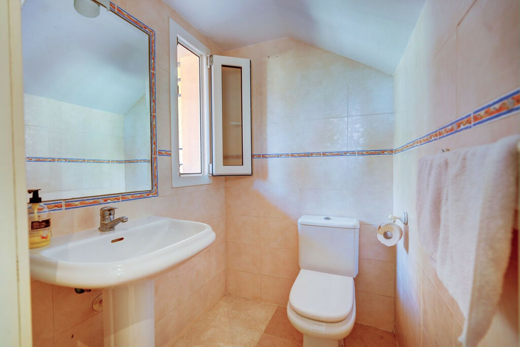 Semi-Detached House Riviera del Sol Málaga - image 11