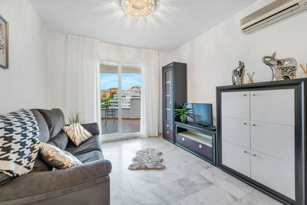 Middle Floor Apartment Riviera del Sol Málaga - image 11