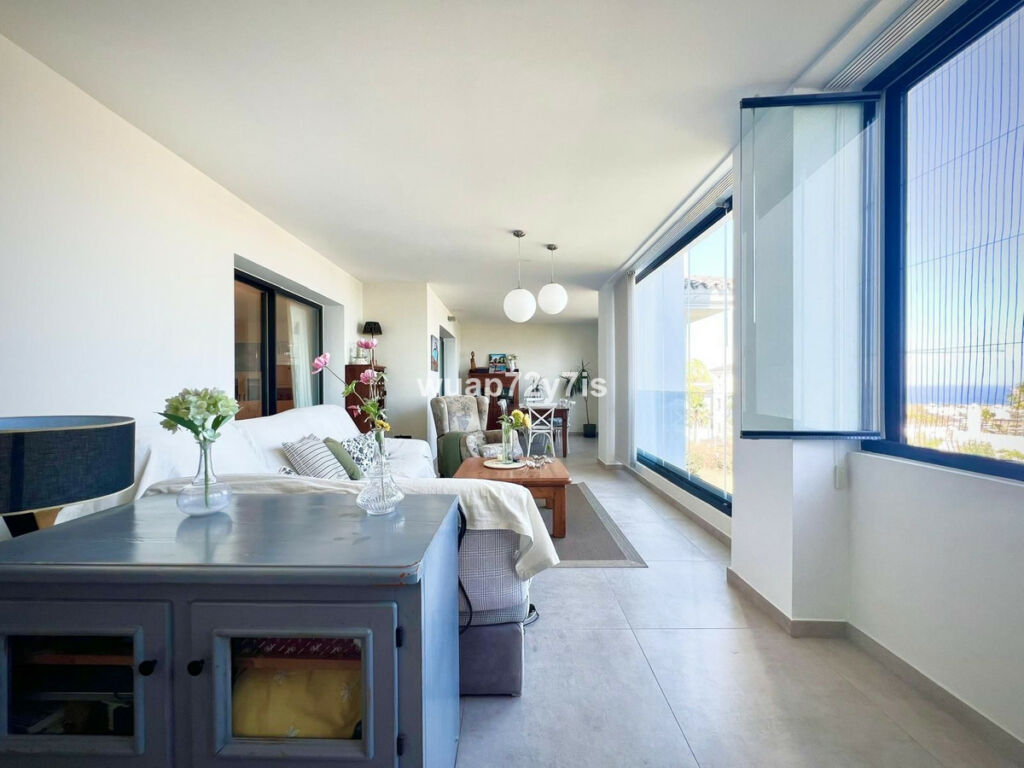 Middle Floor Apartment Estepona Málaga - image 11