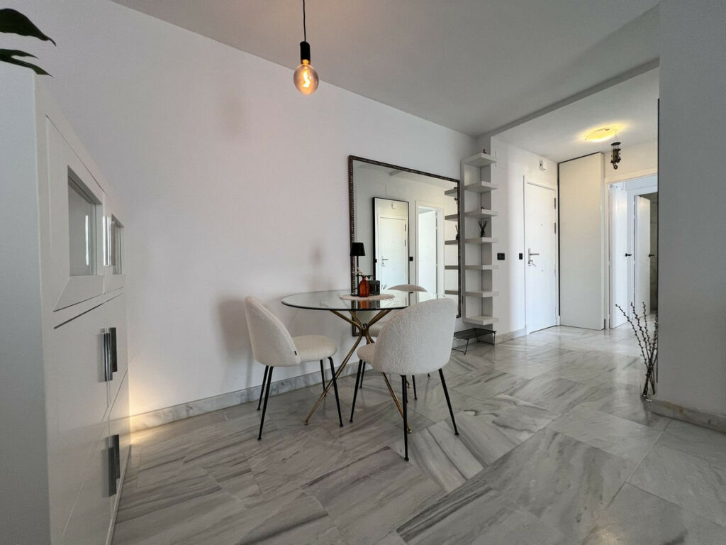Middle Floor Apartment Benahavís Málaga - image 11