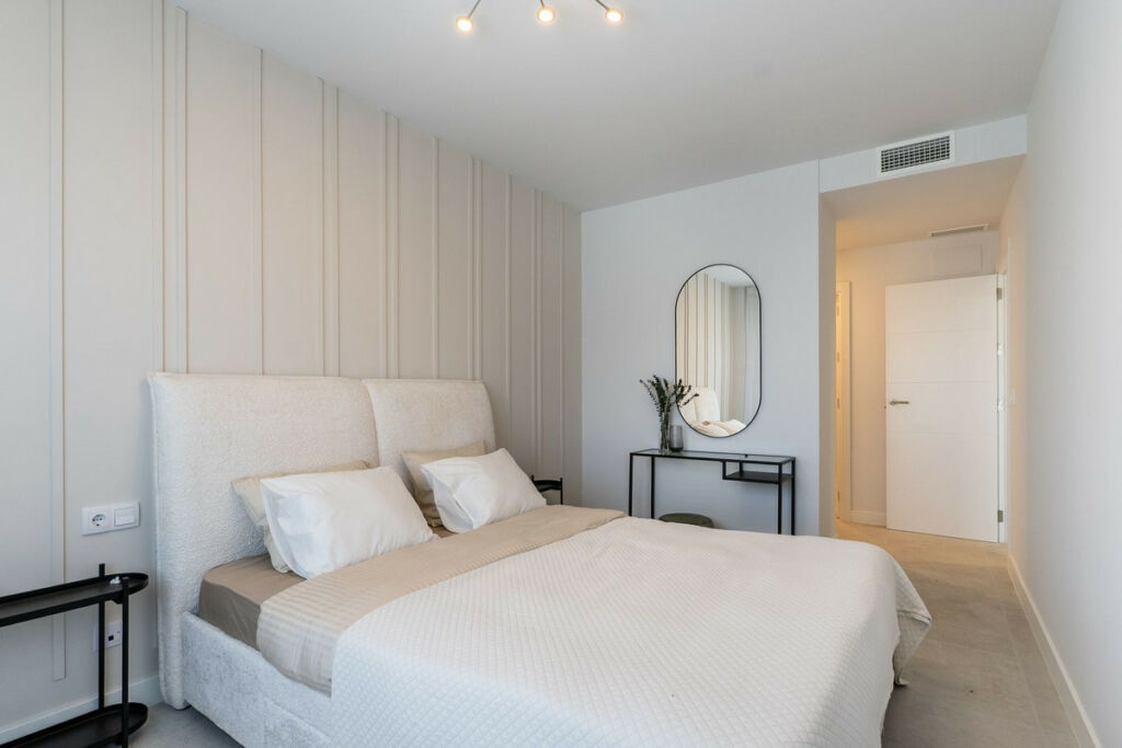 Middle Floor Apartment Estepona Málaga - image 11