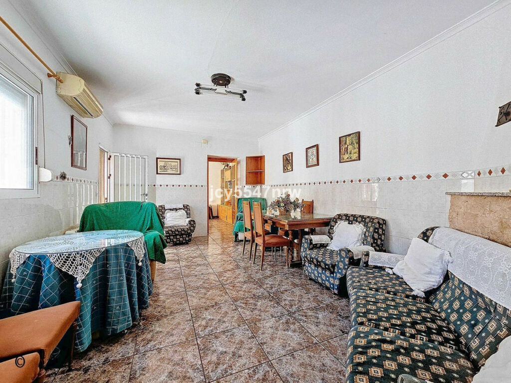 Townhouse Pinoso Alicante - image 11