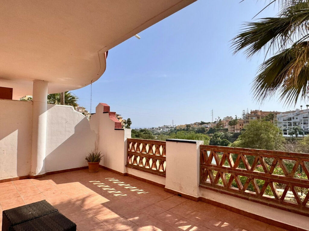 Middle Floor Apartment Riviera del Sol Málaga - image 11