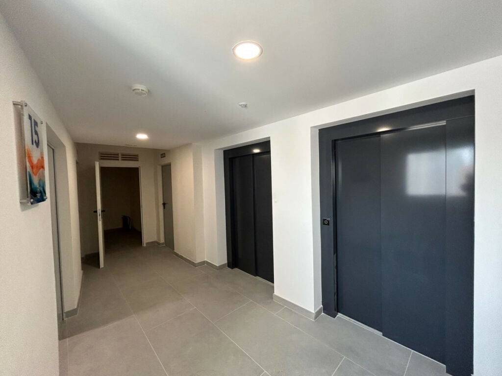 Middle Floor Apartment Benidorm Alicante - image 11