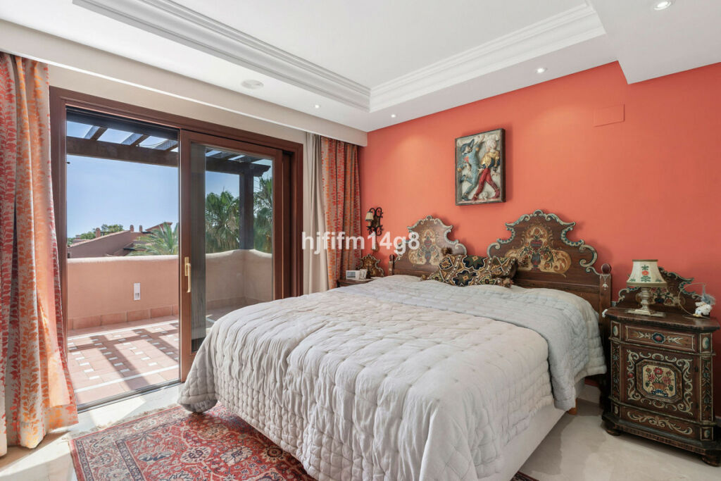 Penthouse Estepona Málaga - image 11