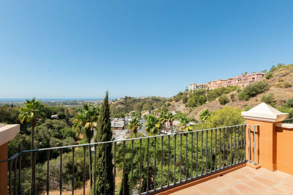 Penthouse Benahavís Málaga - image 11