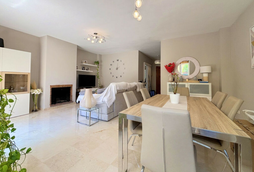 Townhouse Estepona Málaga - image 11