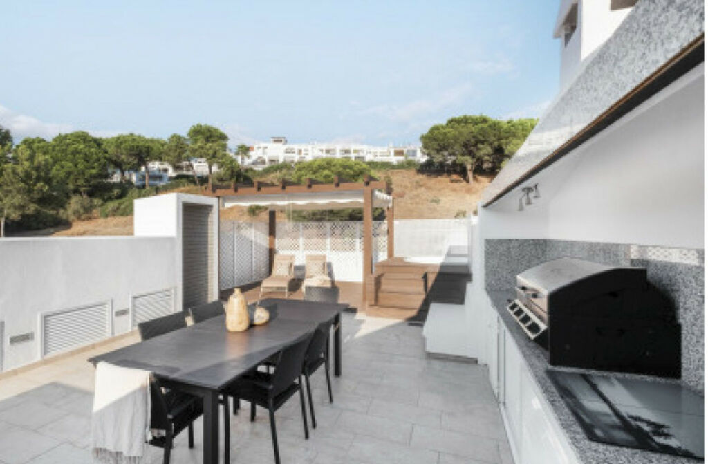 Top Floor Apartment La Quinta Málaga - image 11