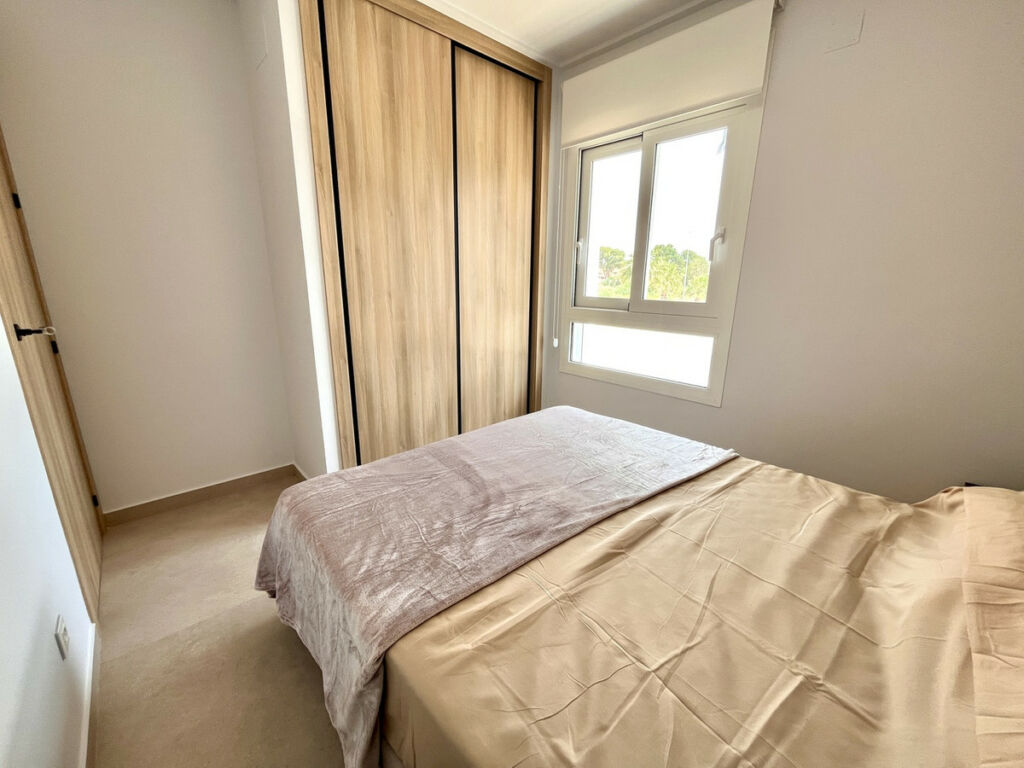 Middle Floor Apartment Guardamar del Segura Alicante - image 11