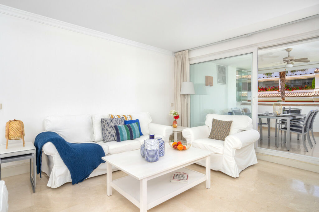 Middle Floor Apartment The Golden Mile Málaga - image 11
