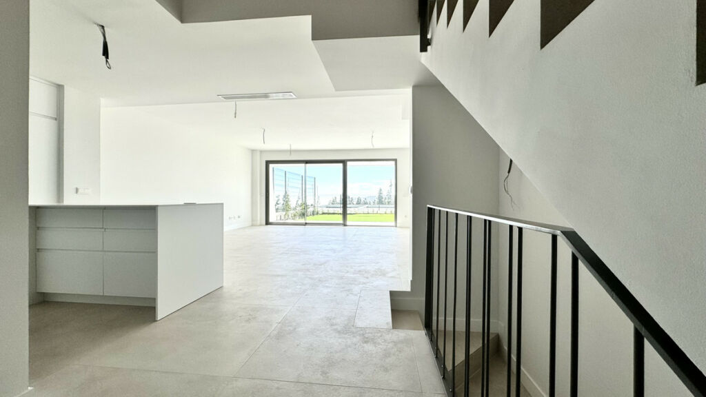 Semi-Detached House El Chaparral Málaga - image 11