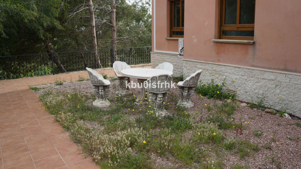Detached Villa San Miguel de Salinas Alicante - image 11