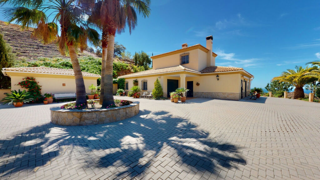 Detached Villa Algarrobo Málaga - image 11