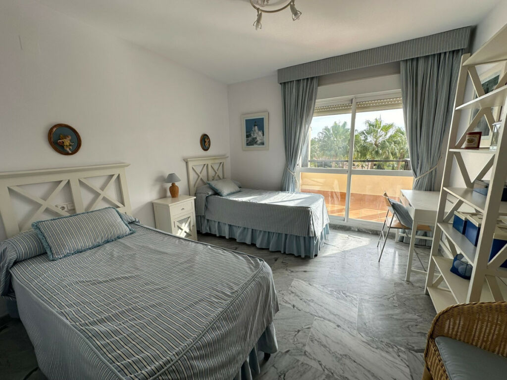 Penthouse Duplex Bahía de Marbella Málaga - image 11