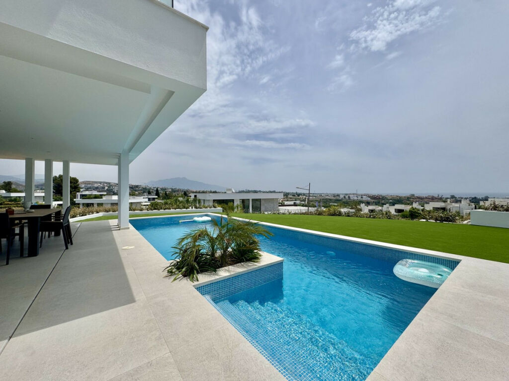 Detached Villa Cancelada Málaga - image 12