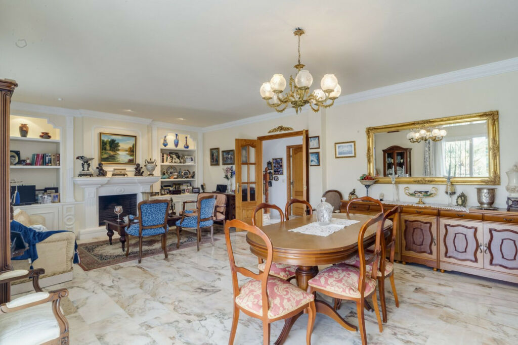 Detached Villa Marbella Málaga - image 12