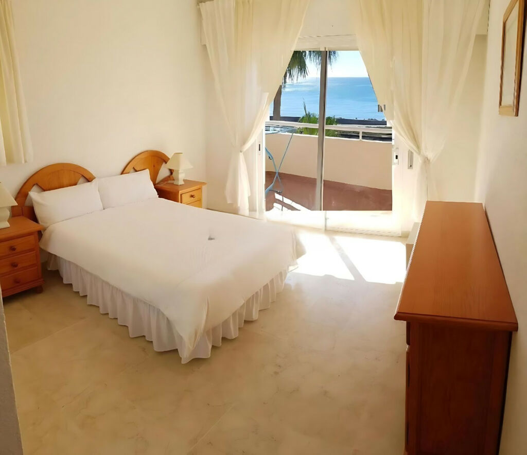 Middle Floor Apartment Estepona Málaga - image 12