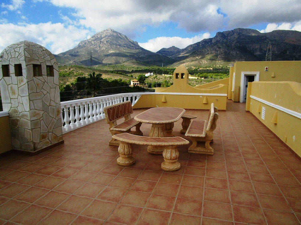 Detached Villa La Nucia Alicante - image 12