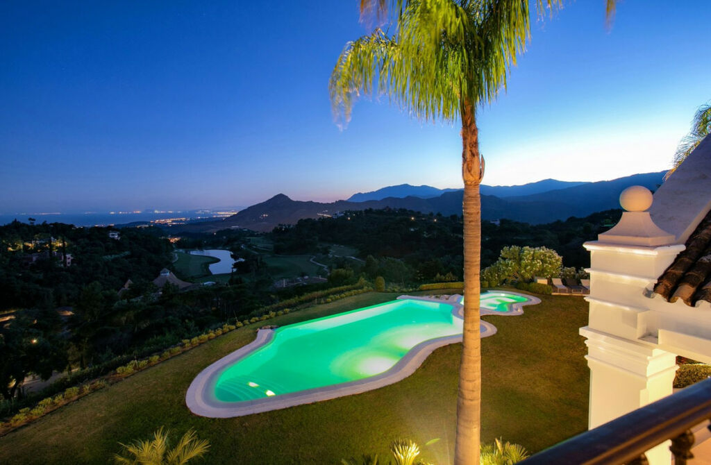 Detached Villa Benahavís Málaga - image 12