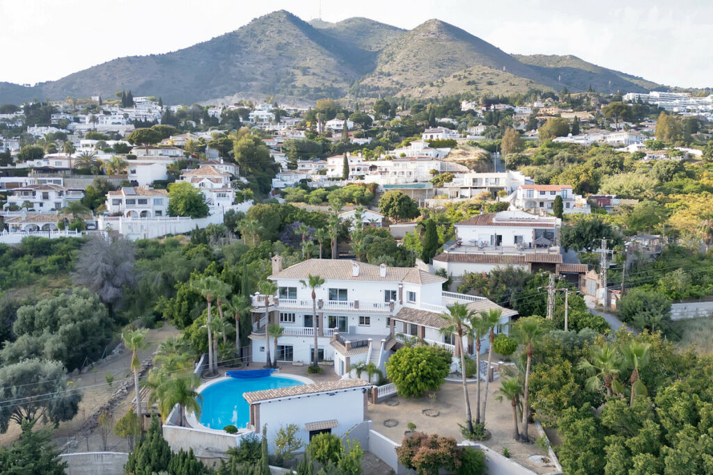 Detached Villa La Capellania Málaga - image 12