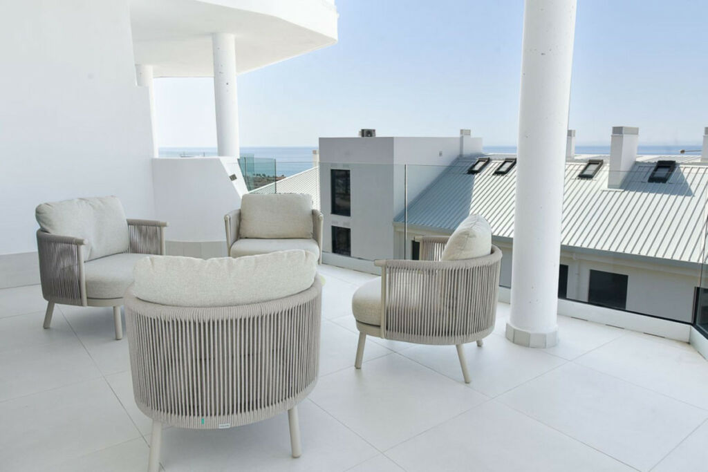 Middle Floor Apartment Fuengirola Málaga - image 12