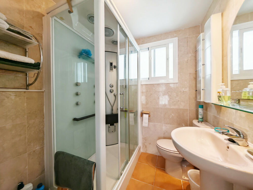 Middle Floor Apartment Elviria Málaga - image 12