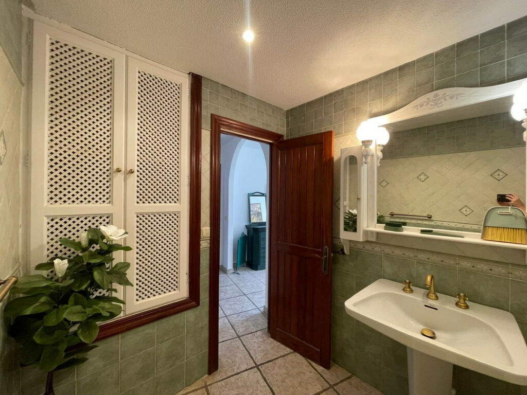Ground Floor Apartment Puerto de Cabopino Málaga - image 12