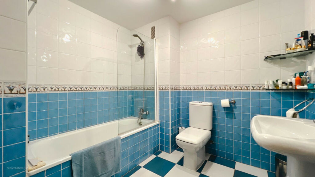 Middle Floor Apartment Reserva de Marbella Málaga - image 12