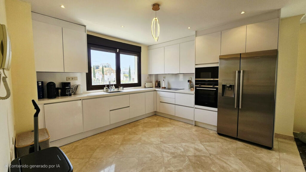 Detached Villa Estepona Málaga - image 12