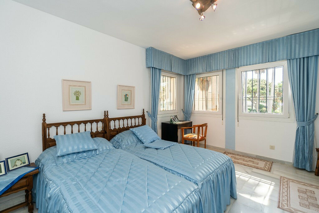 Penthouse Duplex Calahonda Málaga - image 12