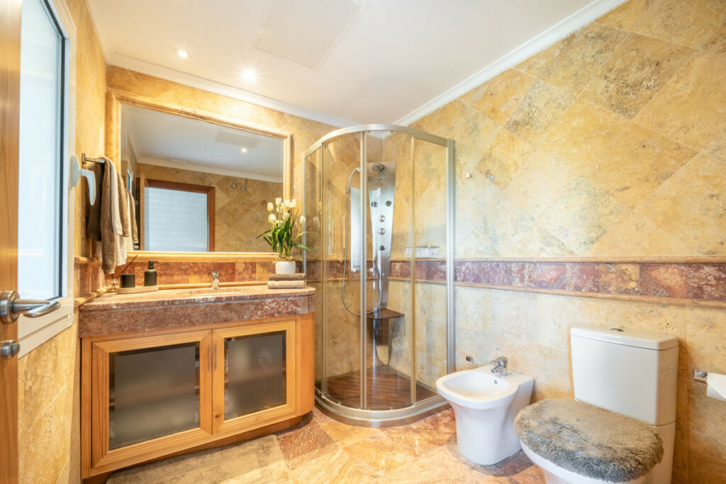 Middle Floor Apartment Puerto Banús Málaga - image 21