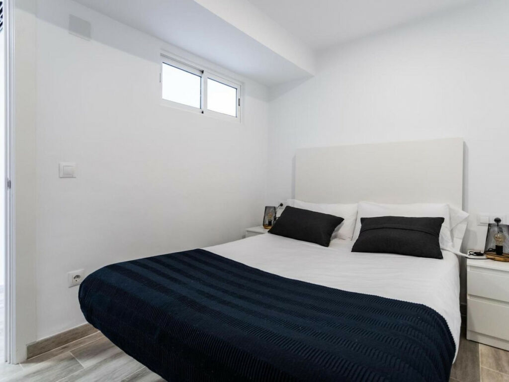 Middle Floor Apartment Fuengirola Málaga - image 12