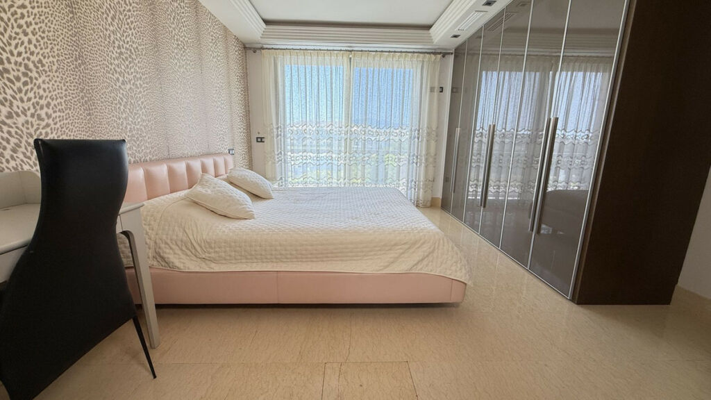 Middle Floor Apartment Benahavís Málaga - image 18