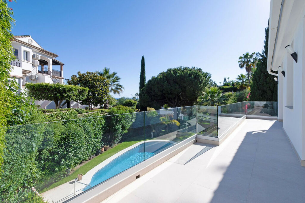 Detached Villa Marbella Málaga - image 12