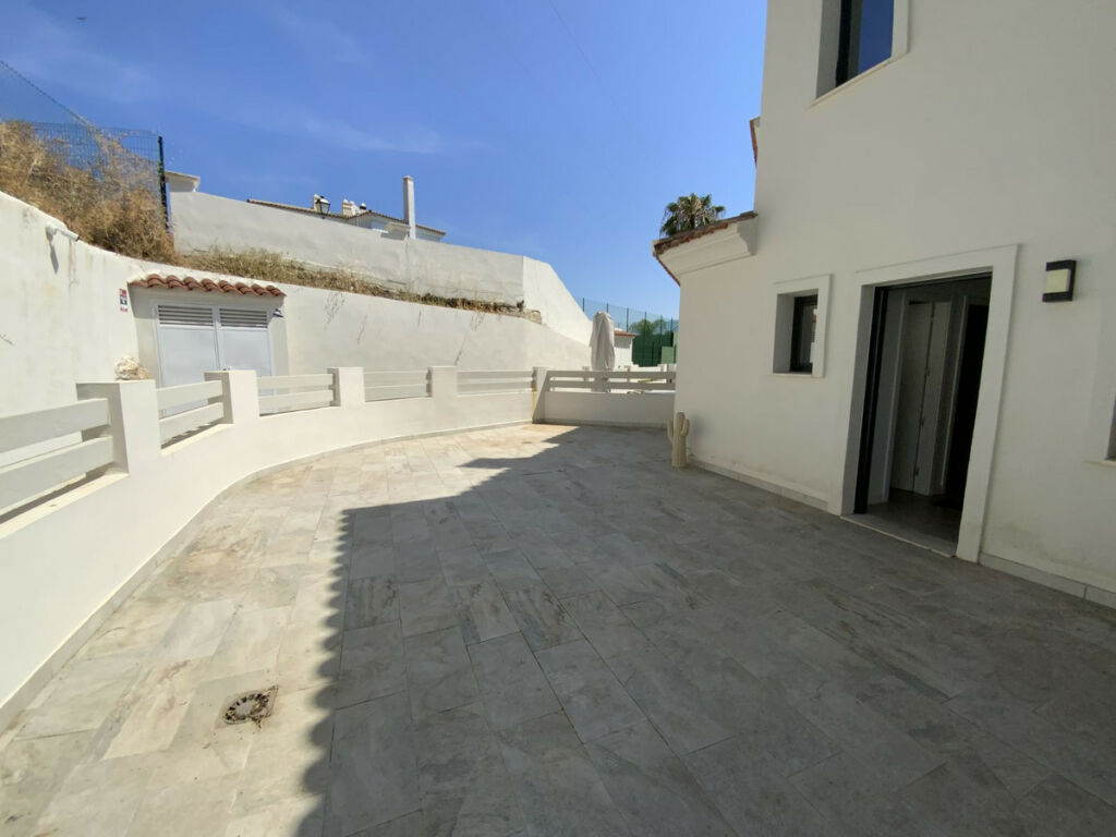Townhouse Estepona Málaga - image 12