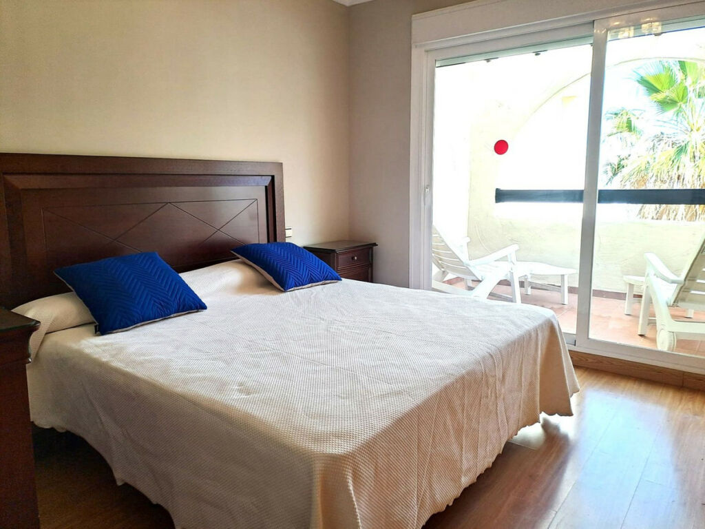 Middle Floor Apartment Estepona Málaga - image 14