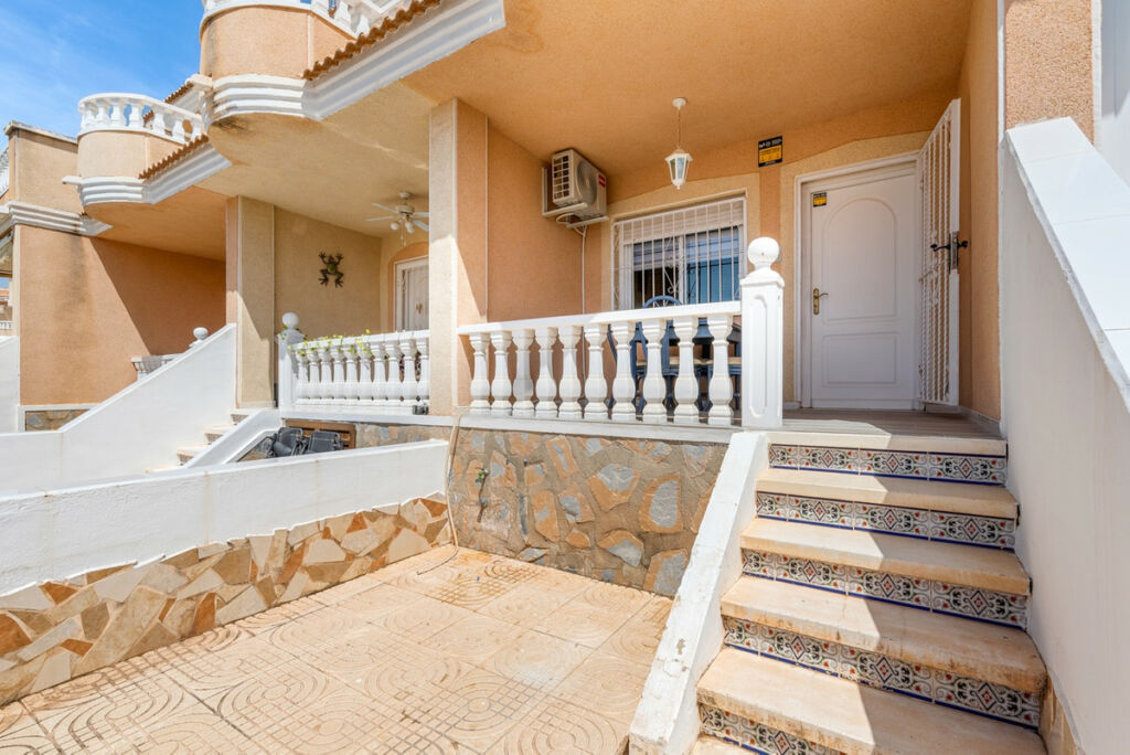 Townhouse Dona Pepa Alicante - image 12