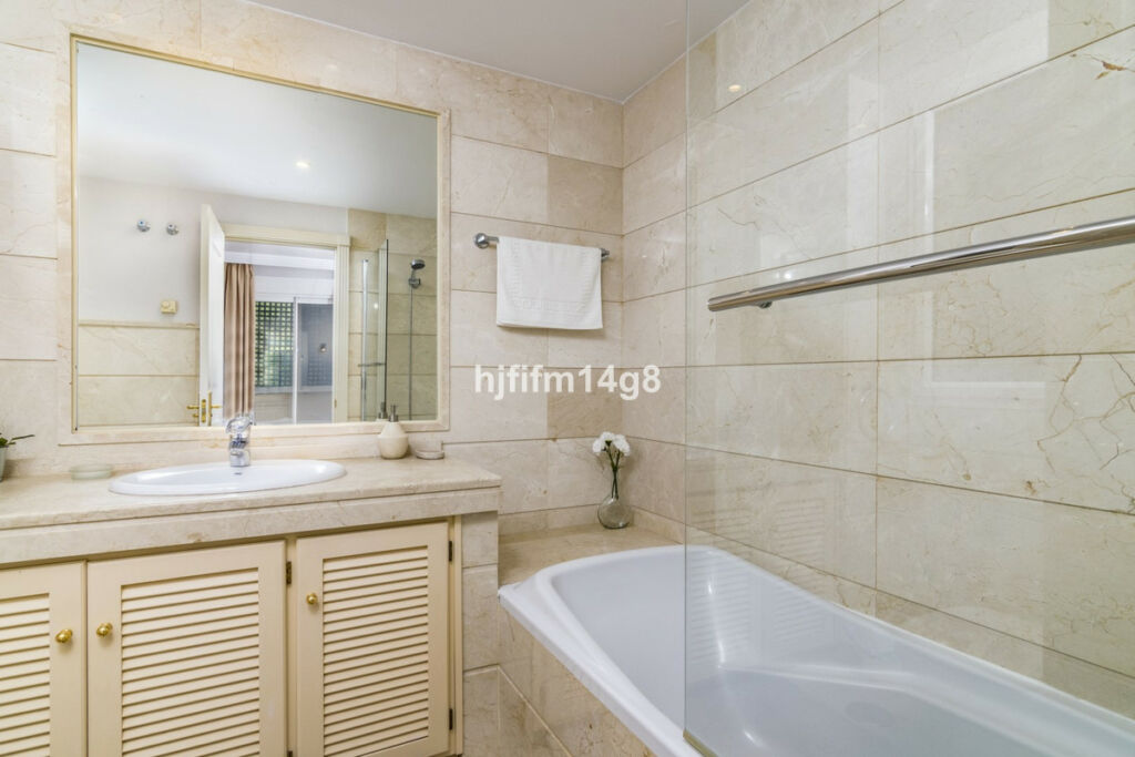Ground Floor Apartment Nueva Andalucía Málaga - image 12
