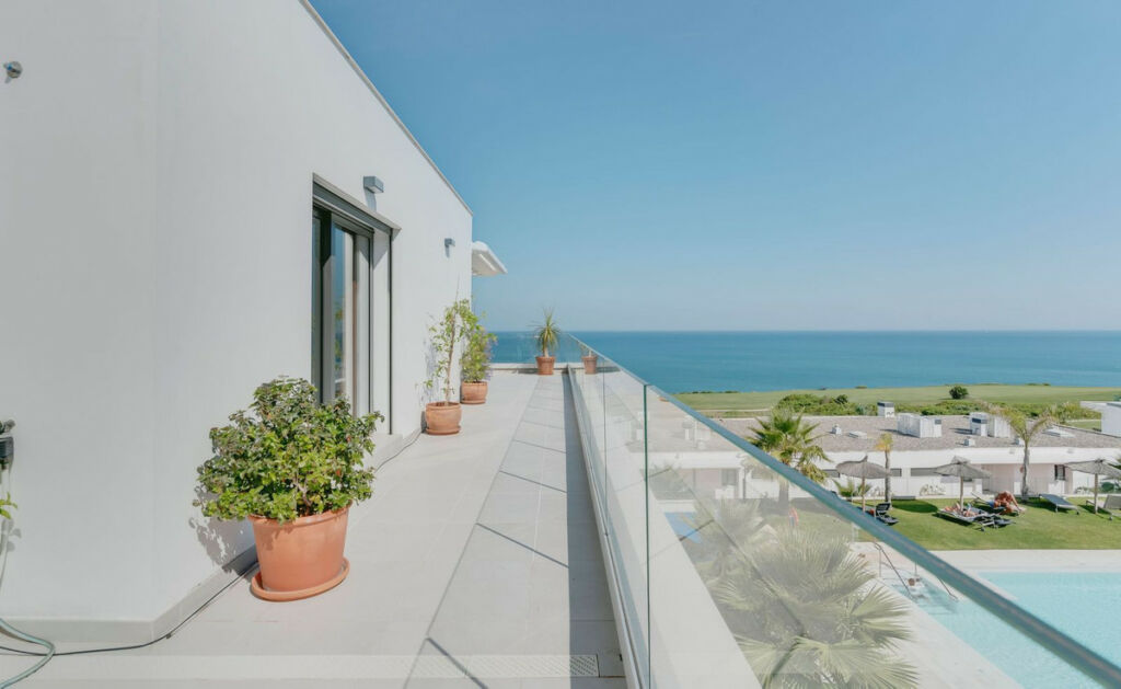 Penthouse La Alcaidesa Cádiz - image 12