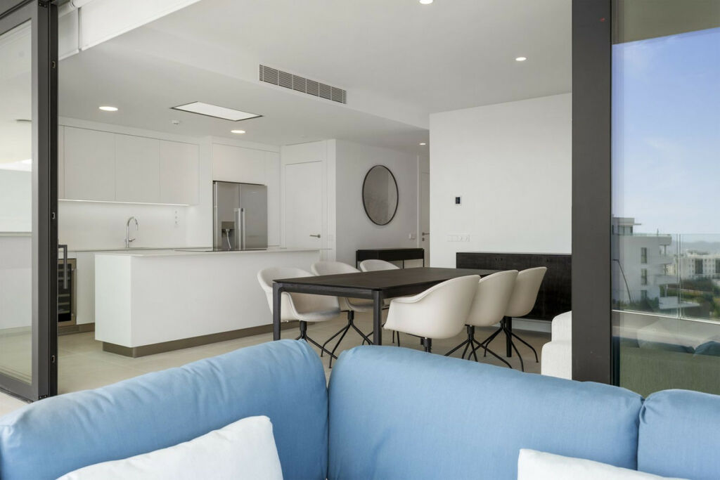 Middle Floor Apartment Fuengirola Málaga - image 13